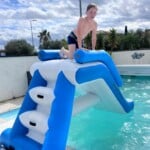 toboggan gonflable piscine