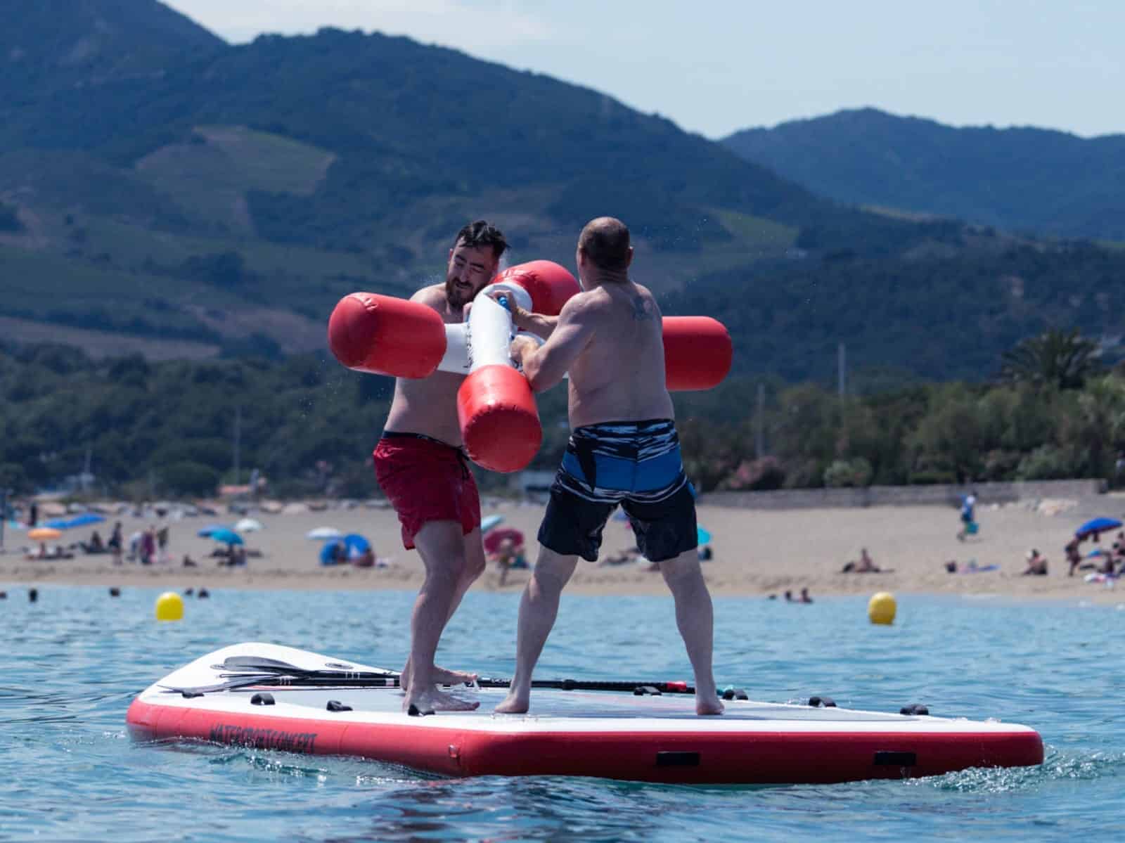 batons de combat geants