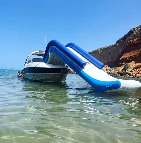 toboggan yacht bateau